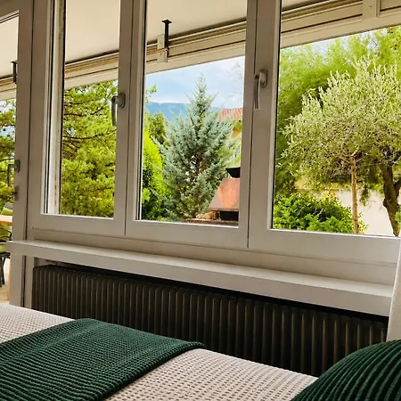 Calanda Guesthouse بيت ضيافة 3*